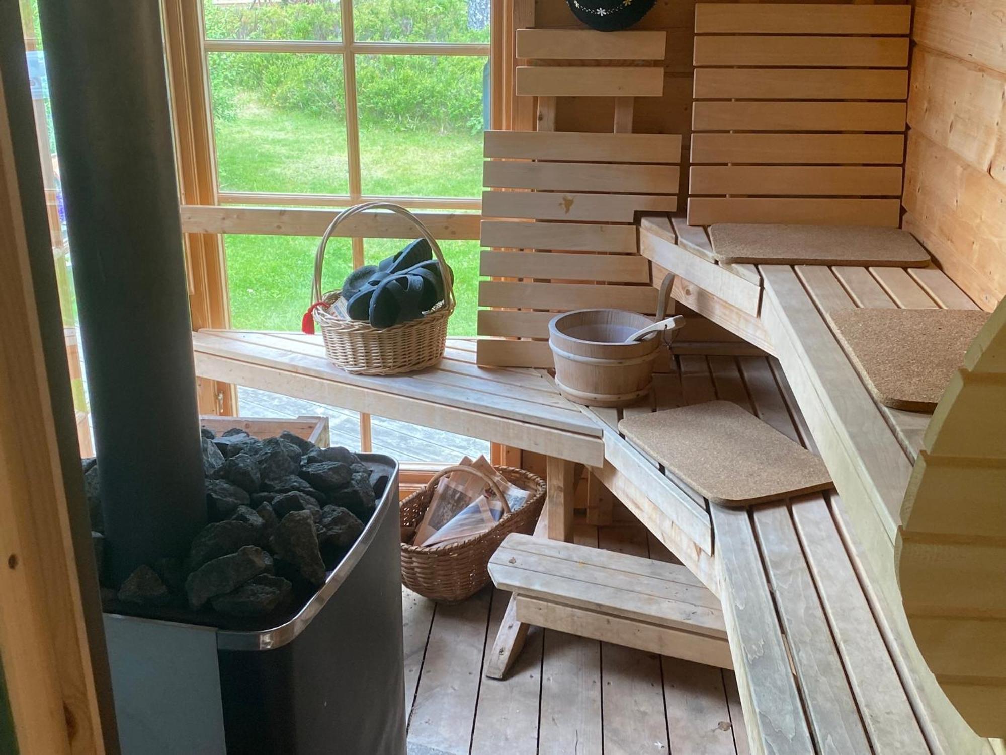 Timrad Stuga I Kanten Av Skogen Med Spa Moejlighet Mullsjo Exterior photo
